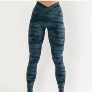 Alphalete Surface Power Legging Size Small